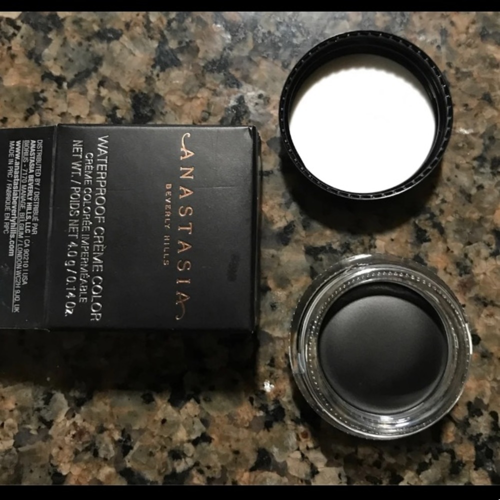 Anastasia Beverly Hills Waterproof Creme Color